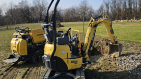 Minibager a dumper na zahrade